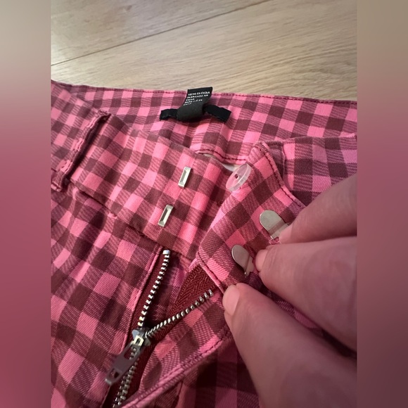 NWT Plaid Pink Gingham Stretchy Flare Low Rise Women's 👖 Pants 💖💫 Medium - Picture 10 of 15